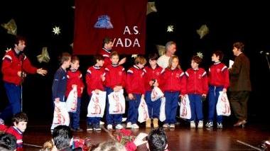 Un momento della festa di Natale al teatro Ordigno dell’Asd Vada