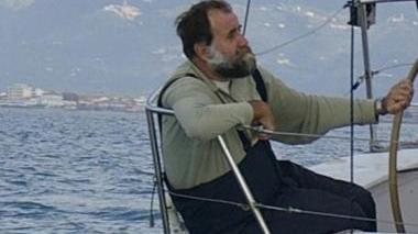 Giovanni Lombardi sulla sua barca Mefistofele