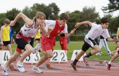 Ragazzi ad una gara di atletica 