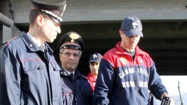 <b>I SUB AL LAVORO.</b> I carabinieri del nucleo subacquei di Genova Voltri recuperano il cervello dell’impianto di videosorveglianza dell’abitazione dei Quinci a Stiava L’apparecchio era stato gettato nel Burlamacca