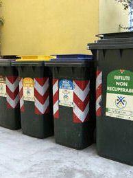 Bidoni per la raccolta differenziata 