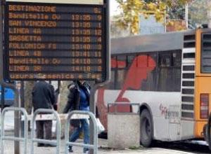 Malati 19 autisti, autobus in tilt fra disagi e rabbia