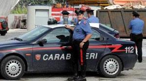 Fuggono all'alt dei carabinieri, in due arrestati su un'auto rubata