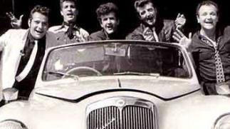 La band “Dennis and the Jets”