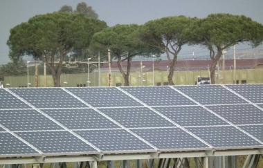 Pannelli fotovoltaici in campagna 