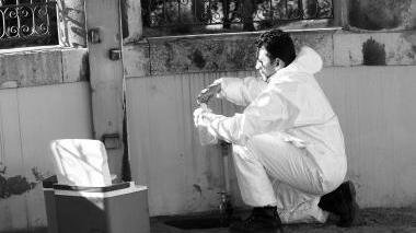 Un carabiniere dei Nas all’epoca dei prelievi di acqua alle Terme