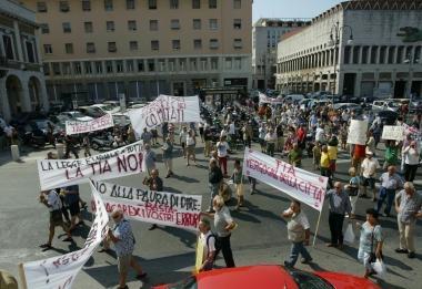 Una protesta contro la Tia andata in scena in passato davanti al Municipio