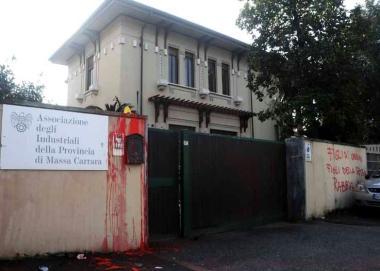 Gli operai Eaton condannano l'attacco contro Assindustria