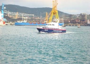 La vedetta dei carabinieri in azione di pattugliamento   