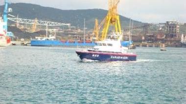 La vedetta dei carabinieri in azione di pattugliamento