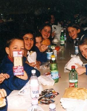 A mensa col panino (archivio) 