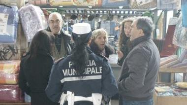Via Buontalenti, multa a 102 banchi