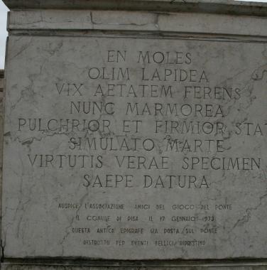 Restaurata l'epigrafe