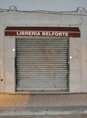 La libreria Belforte chiusa 