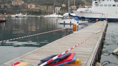 <b>SEQUESTRO. </b>Il pontile e qui sopra Cerulli