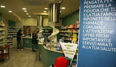 Una carta a premi in farmacia