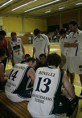 Nelle foto: due momenti della sfida tra Meridien Monsummano e Bama Altopascio vinta con merito dai ragazzi di coach Marco Baldini   