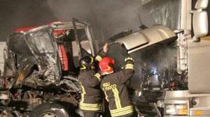 Attentato al circo, fatta scoppiare una bombola del gas: feriti 5 pompieri