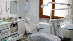Falso dentista da anni Sequestrato lo studio