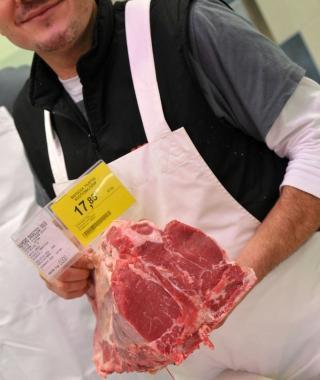 Una carne con letichetta 
