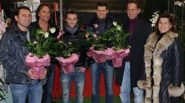 <b> IN BALLO. </b>In alto: Di Bella contro l’Atalanta in Coppa Italia a destra: Luigi Giorgi (Ascoli) e un gruppo di amaranto da Ghiomelli