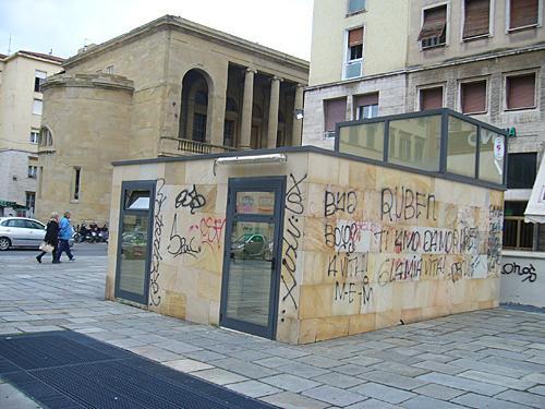Piazza Guerrazzi, tra indifferenza e rassegnazione