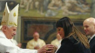 <b>PAPA </b>Benedetto XVI battezza a Roma il piccolo Michele Grilli
