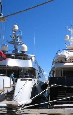Yacht nel porto 