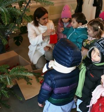 Bambini in una scuola dinfanzia  