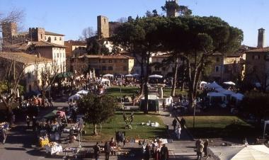 Una veduta panoramica del centro storico di Vicopisano 