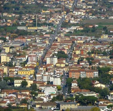 Una veduta dallalto della citt&agrave; di Quarrata     