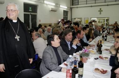 Il vescovo Simoni alla cena alla La Pira  