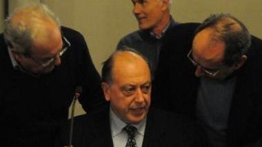 Si toglie ai poveri e si dà ai ricchi
