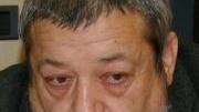 Da sinistra, Domenico Contino sindacalista provinciale Cgil e Valentino Pallante della Cisl A destra, un operatore ecologico mentre raccoglie i rifiuti e li carica sul camion della Geofor