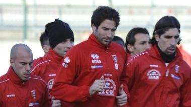 <b>ALLENAMENTO </b>Nando Sforzini al centro del gruppo