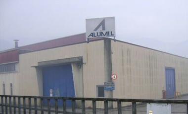 Lo stabilimento Alumi.l nella zona industriale di Socciglia 