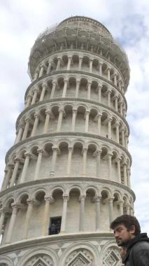 La Torre pendente simbolo di Pisa  
