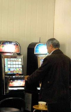 <strong>MACCHINETTE.</strong> I videopoker in un bar