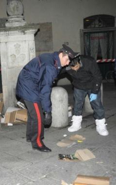 Carabinieri in piazza delle Vettovaglie 