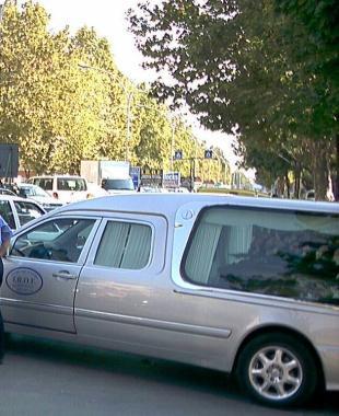 Un carro funebre
