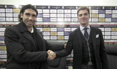 <b>RAIMONDI</b> Il difensore insieme al dg Palmas 