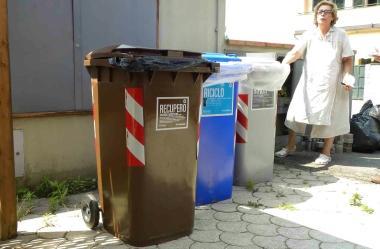 Bidoni per la raccolta porta a porta presso condomini 