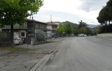 Via del Granaio. A sinistra il sindaco Martini 