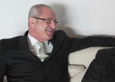 A sinistra una riunione del comitato portuale l’organo di governo dell’Autorità Portuale Sopra Federico Barbera, presidente di Assimprese e candidato in pole a Brindisi