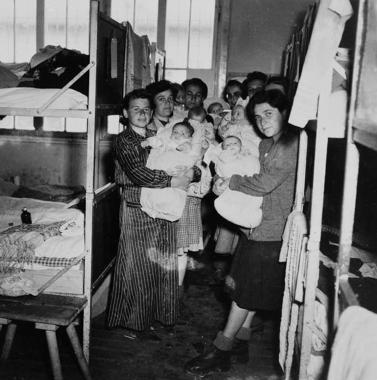 Prigionieri nel campo di Dachau 
