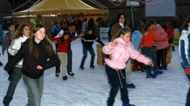 <b>SI PATTINA </b>a Grosseto con la pista di ghiaccio