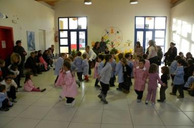 Bambini in una scuola dellinfanzia    