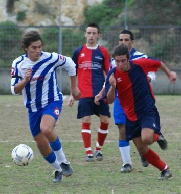 Azione di gioco tra Costa Ovest e Rio Marina 