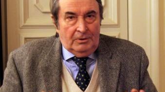 Sopra il nuovo commissario Giuliano Gallanti In basso l’incontro in Comune con il sindaco Alessandro Cosimi prima di tornare a Genova