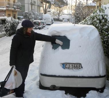 Due immagini della nevicata del mese scorso     